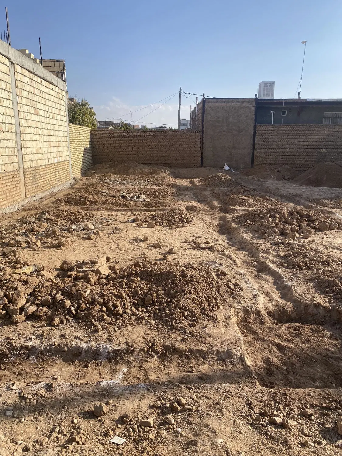 زمین فروشی