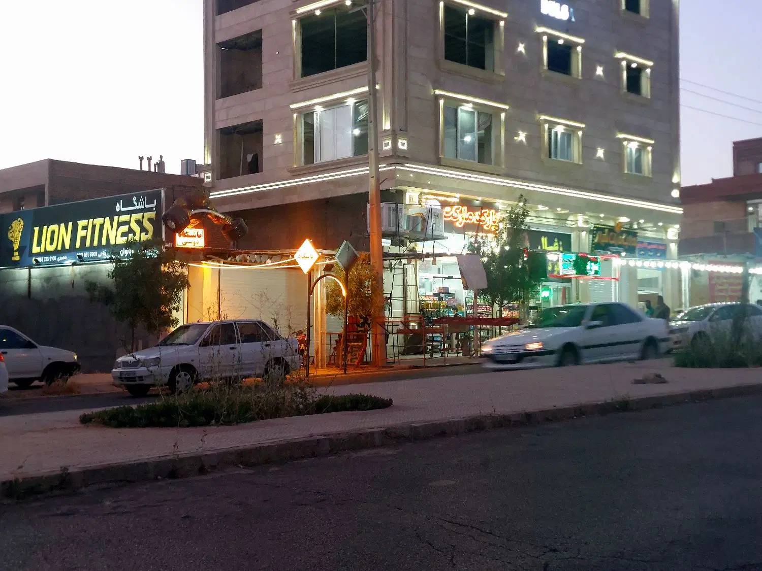 اجاره مغازه تجاری صدرا فار ۱