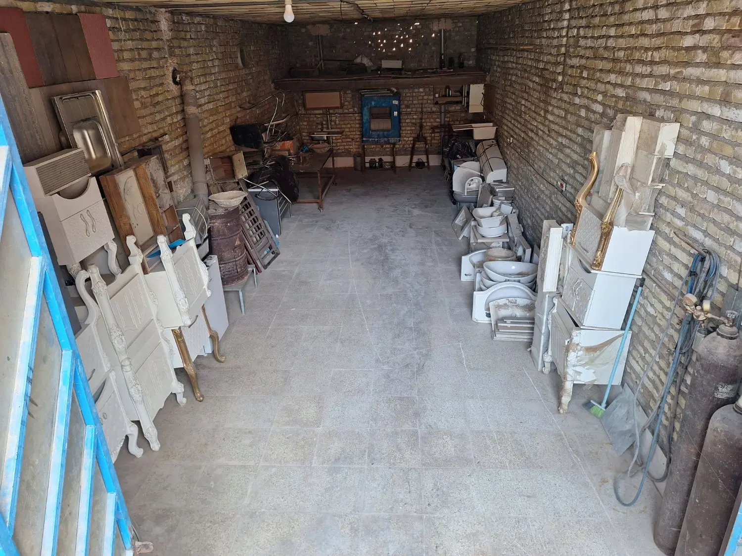 مغازه ۷۵ متری فروشی
