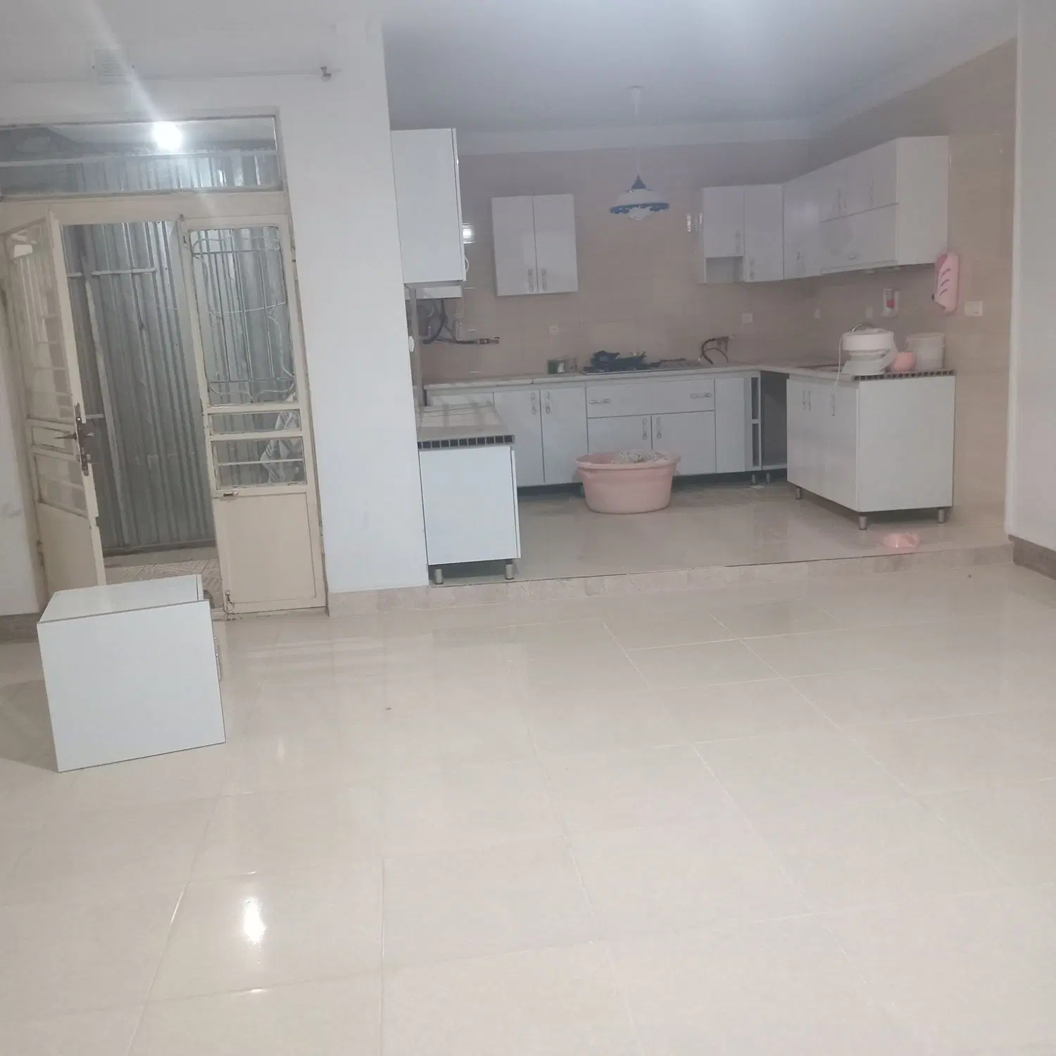 اجاره خانه طبقه اول در نایسر خیابان دکل