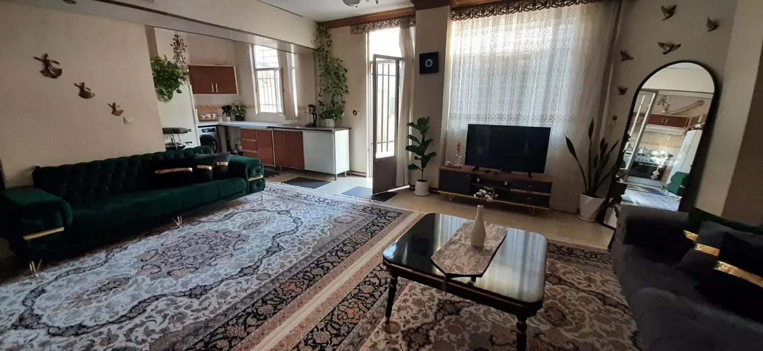 منزل همکف حیاط اختصاصی