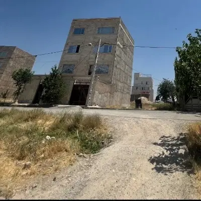 135 متر جنوبی دو کله ورودی از دو خیابان 12 و 8متری