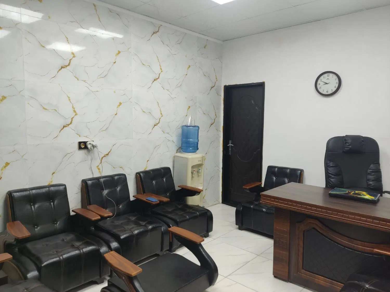 مغازه نزدیک بازار پارچه فروشها زیر قیمت فوری فوری