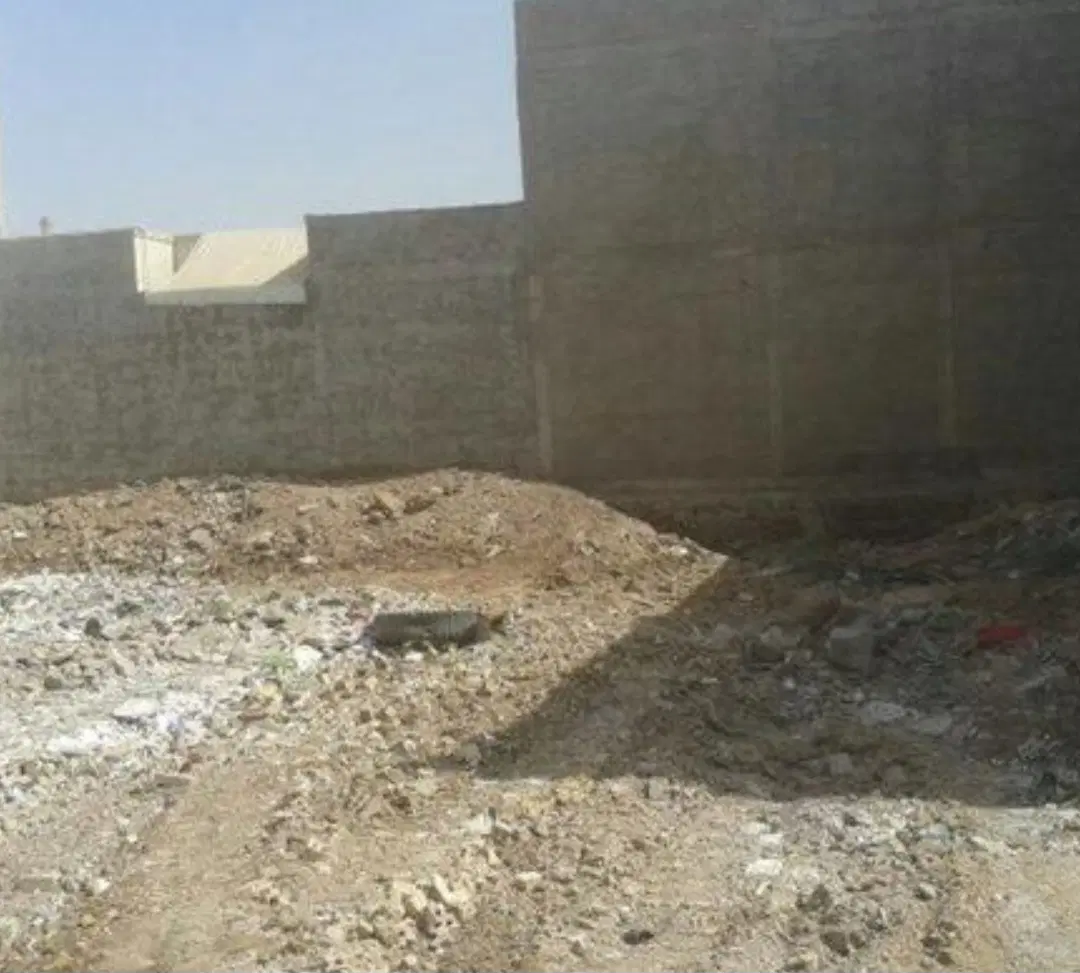 ۷۶متر زمین پلاک شده تنگ افتاده