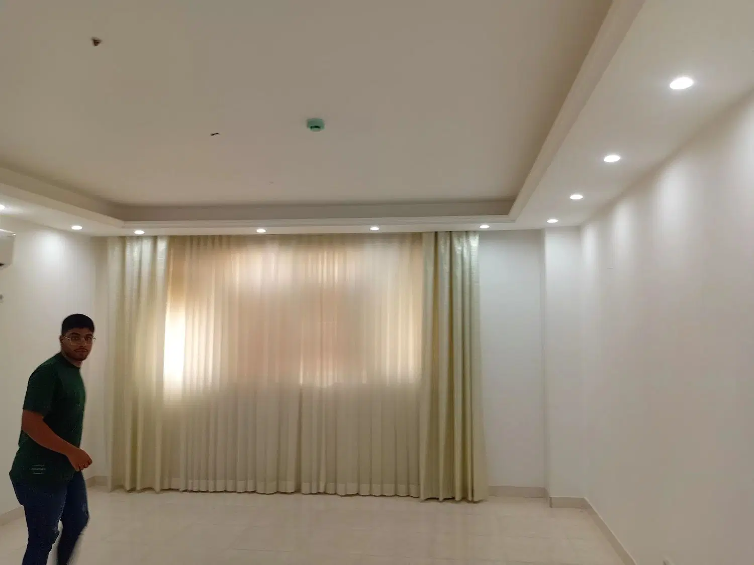 رهن واحد دو خواب 100 متری نوساز  گلشهر جنوبی