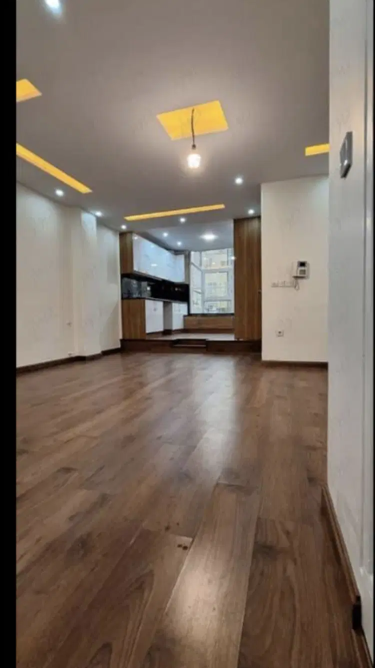 ۶۳ متر طبقه اول خیابان اذربایجان