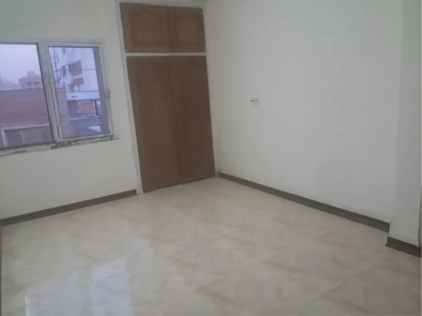 .۱۲۰مترمیدان مادر.مسکونی اداری
