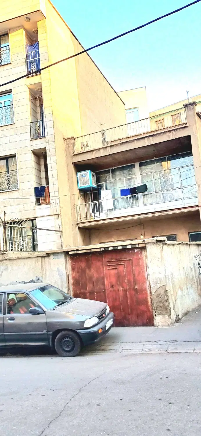 فروش ۱۲۱ متر کلنگی دو بر بهترین لوکیشن حشمتیه