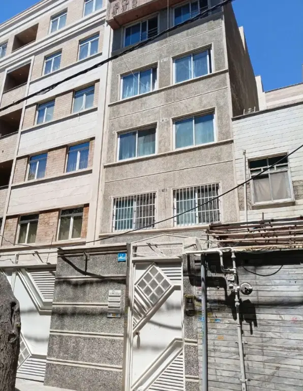 همخونه می‌پذیرم