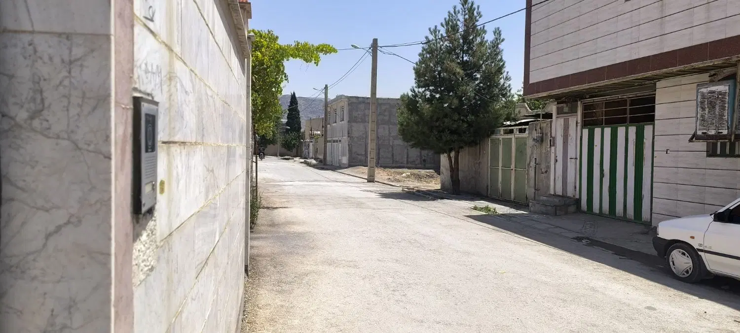 زمین کمالوند