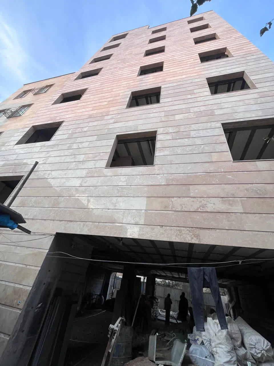 آپارتمان ۱۴۳ متری فروش و یا معاوضه