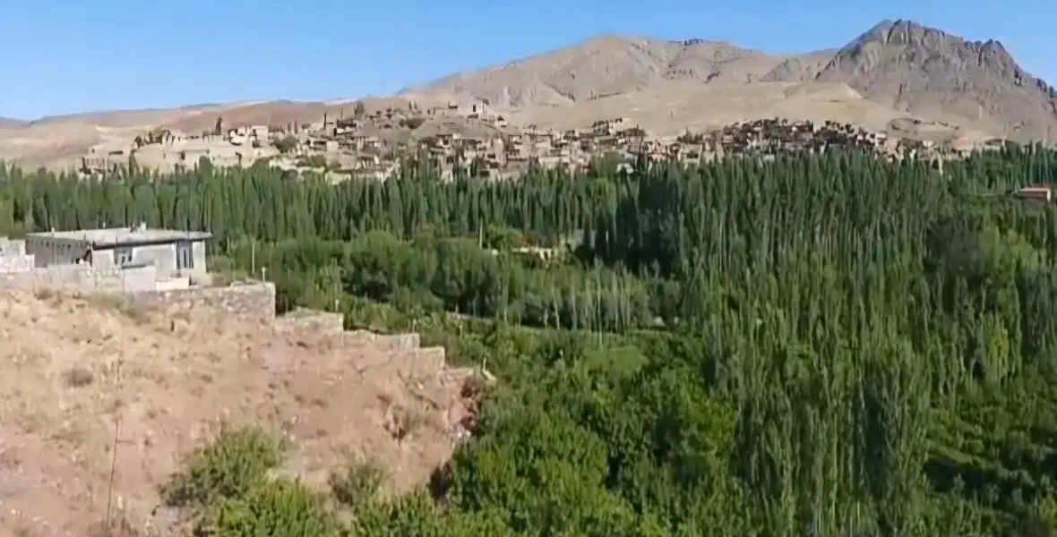 باغ ویلا خاص ۷۰۰متر زمین ۱۰۰ متر بنا با ویو دائمی