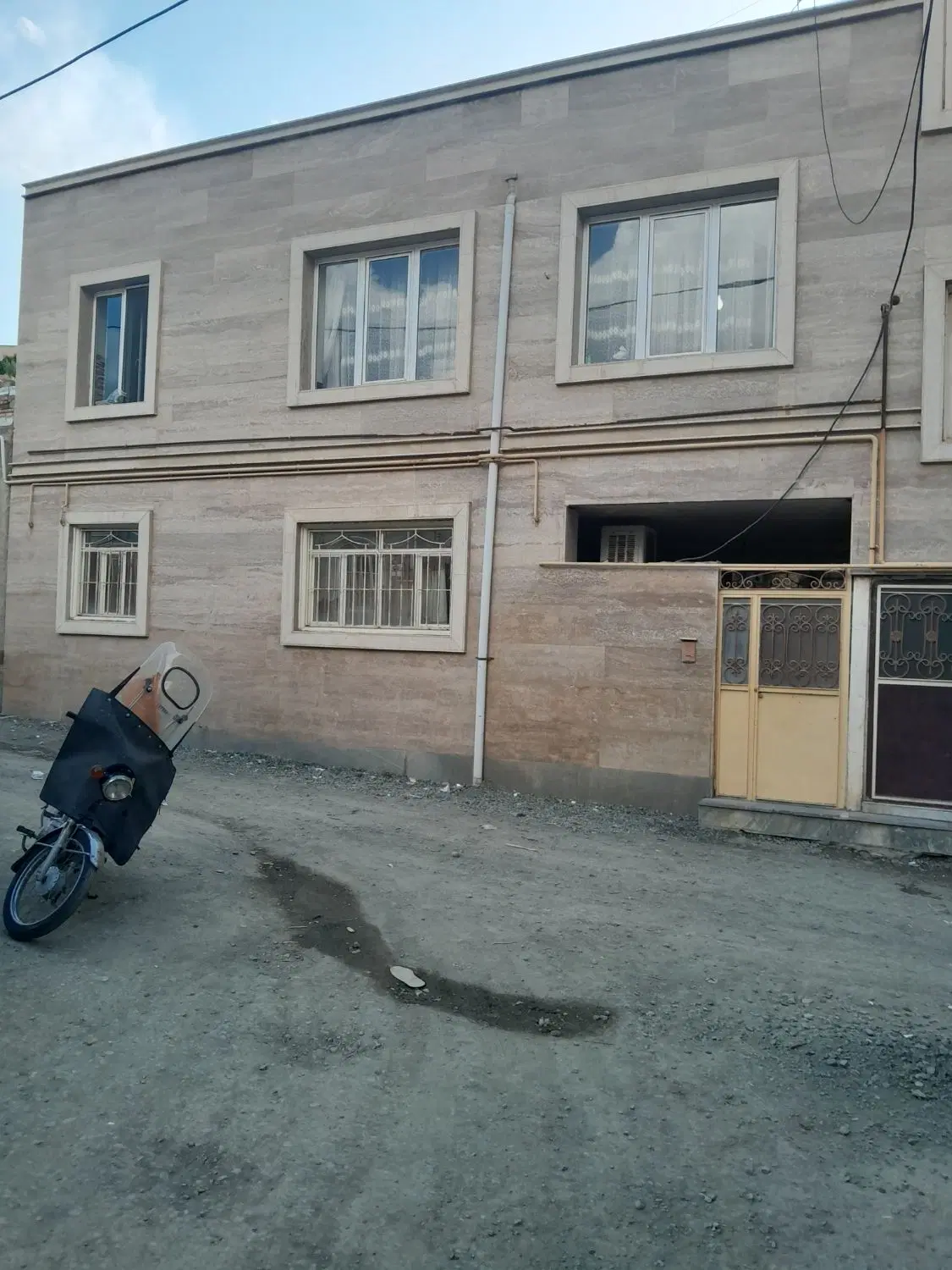 دوطبقه وبهار خواب ۱۰۰ متری نایسر