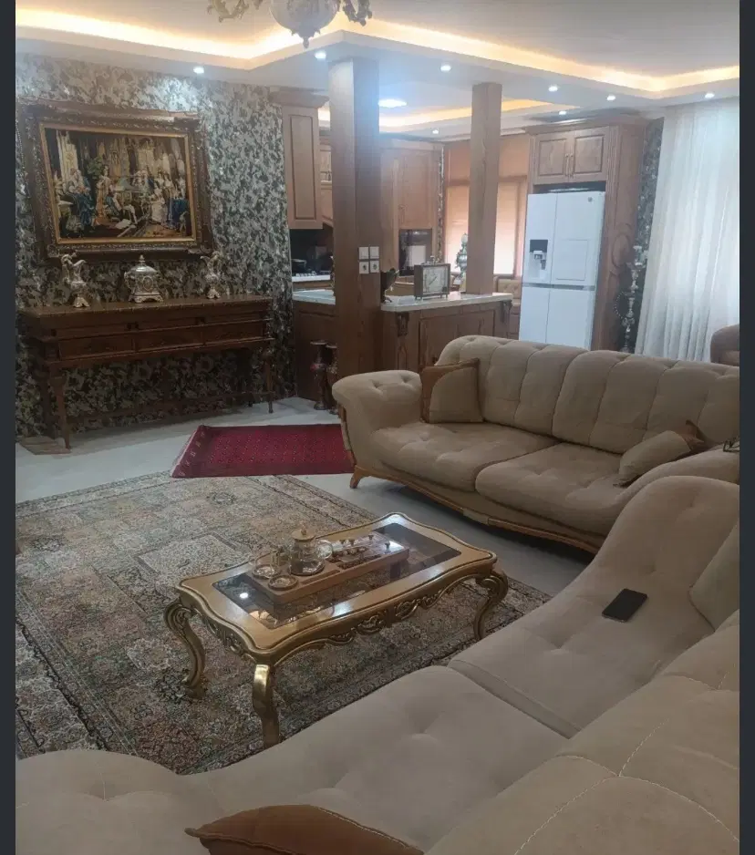 هم خونه خانوم