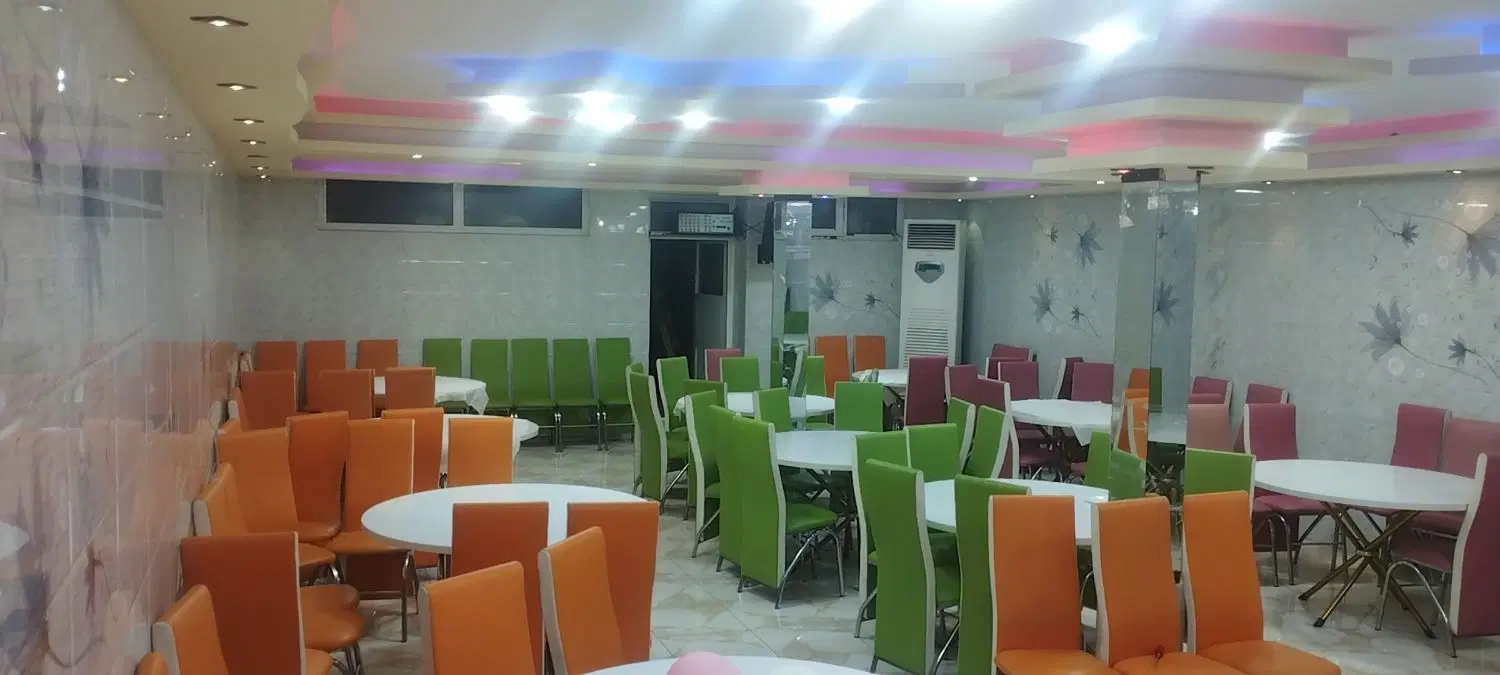 یک مغازه و یک زیرزمین