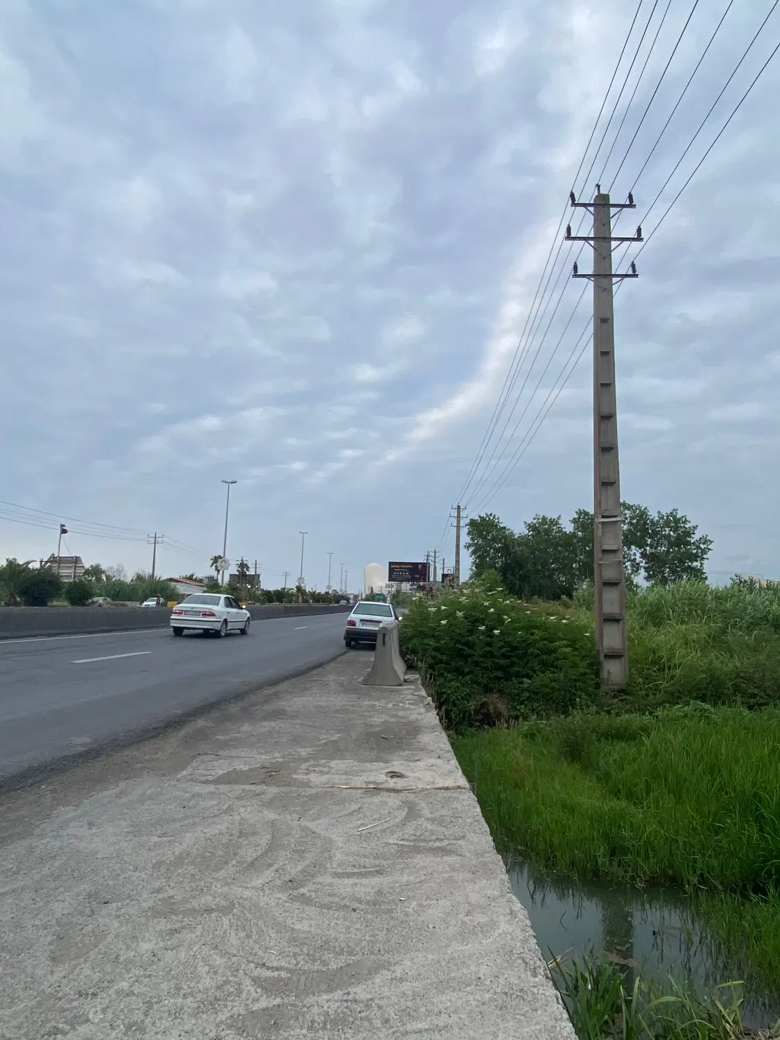 زمین در محدوده سیمرغ