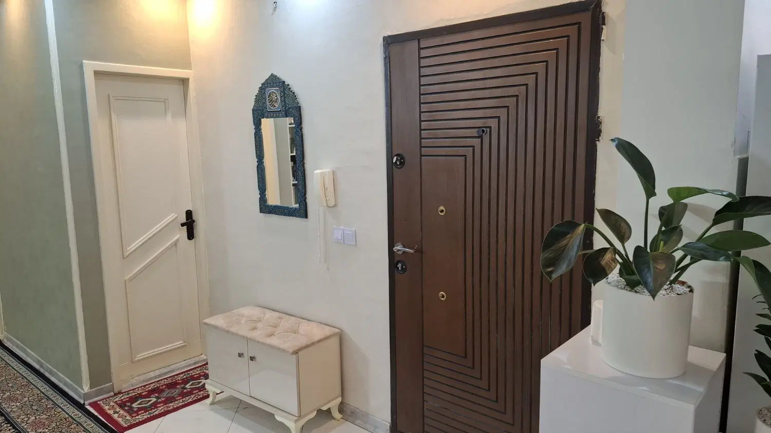 آپارتمان ۱۴۵ متری سه نبش چهارراه مخابرات