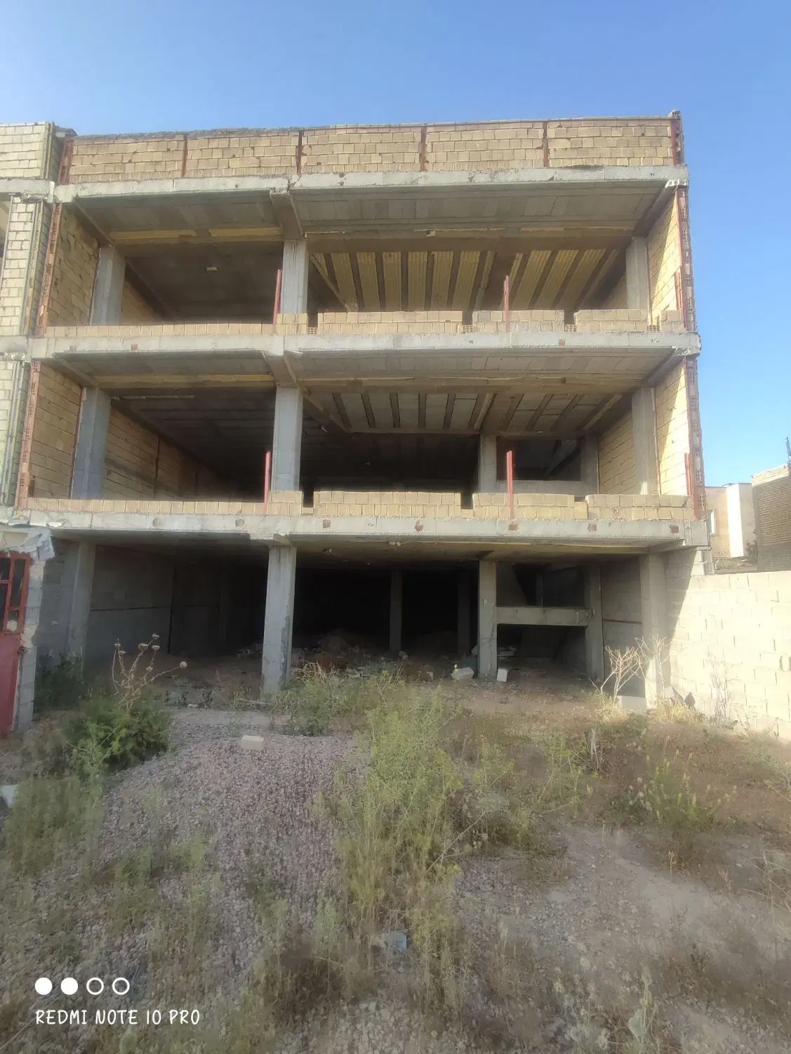 فروش ساختمان مسکونی نیمه کاره