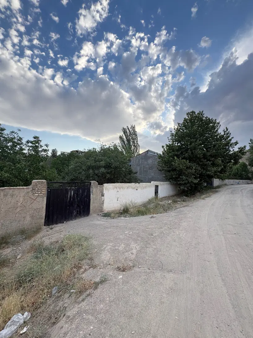 ۳۶۰متر زمین چهاردیواری باغ ویلا انتهای فاز۴ سنددار
