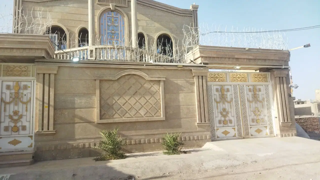 زمین چهار دیواری200متر