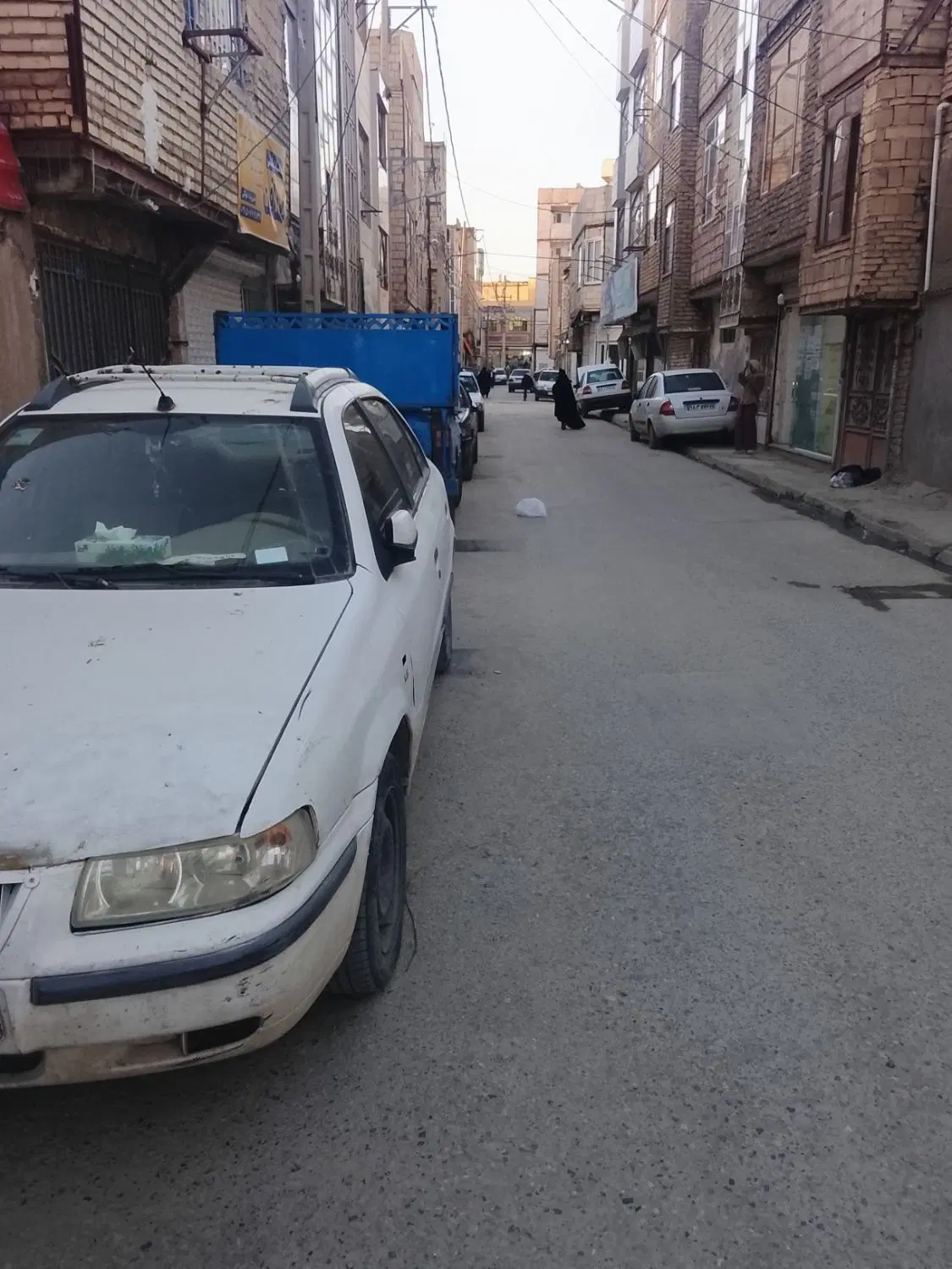 مغازه فروشی کنار نانوایی