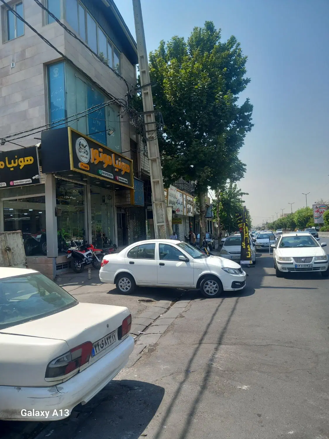 مغازه ۸۵ متر کف ۹۰ متر زیر زمین ۵۰ متر بالکن