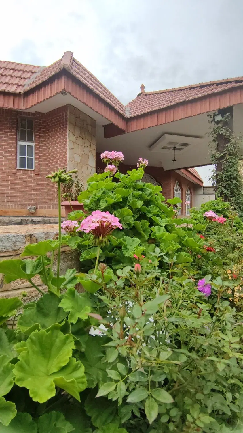 اجاره باغ ویلا استخردار