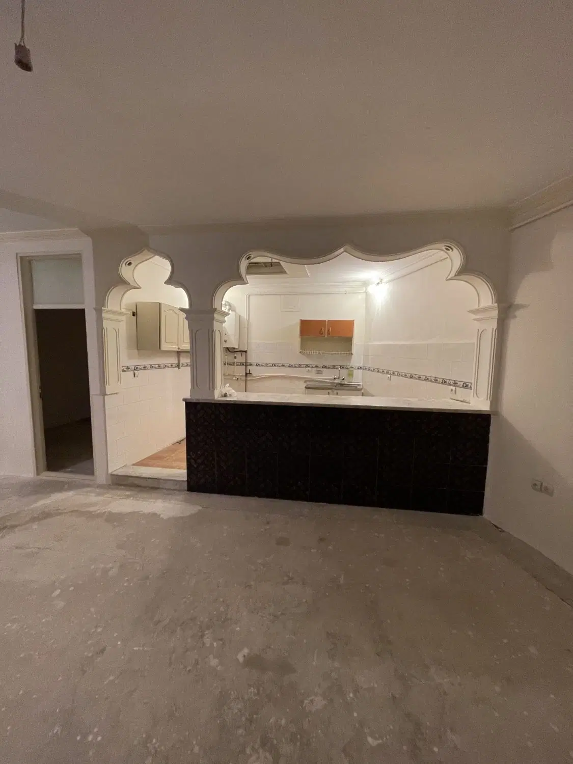 حیاط ۱۰۰ متری کجوار  باغ معروف خلجان سهند