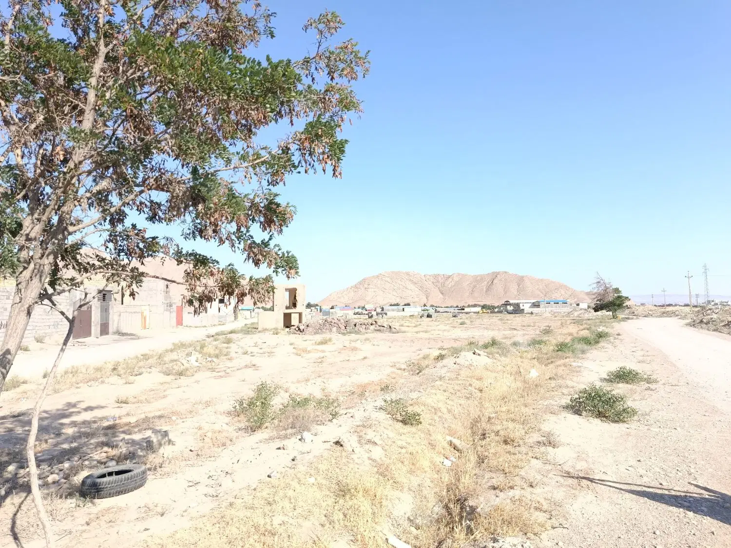 زمین سه راهی مجن