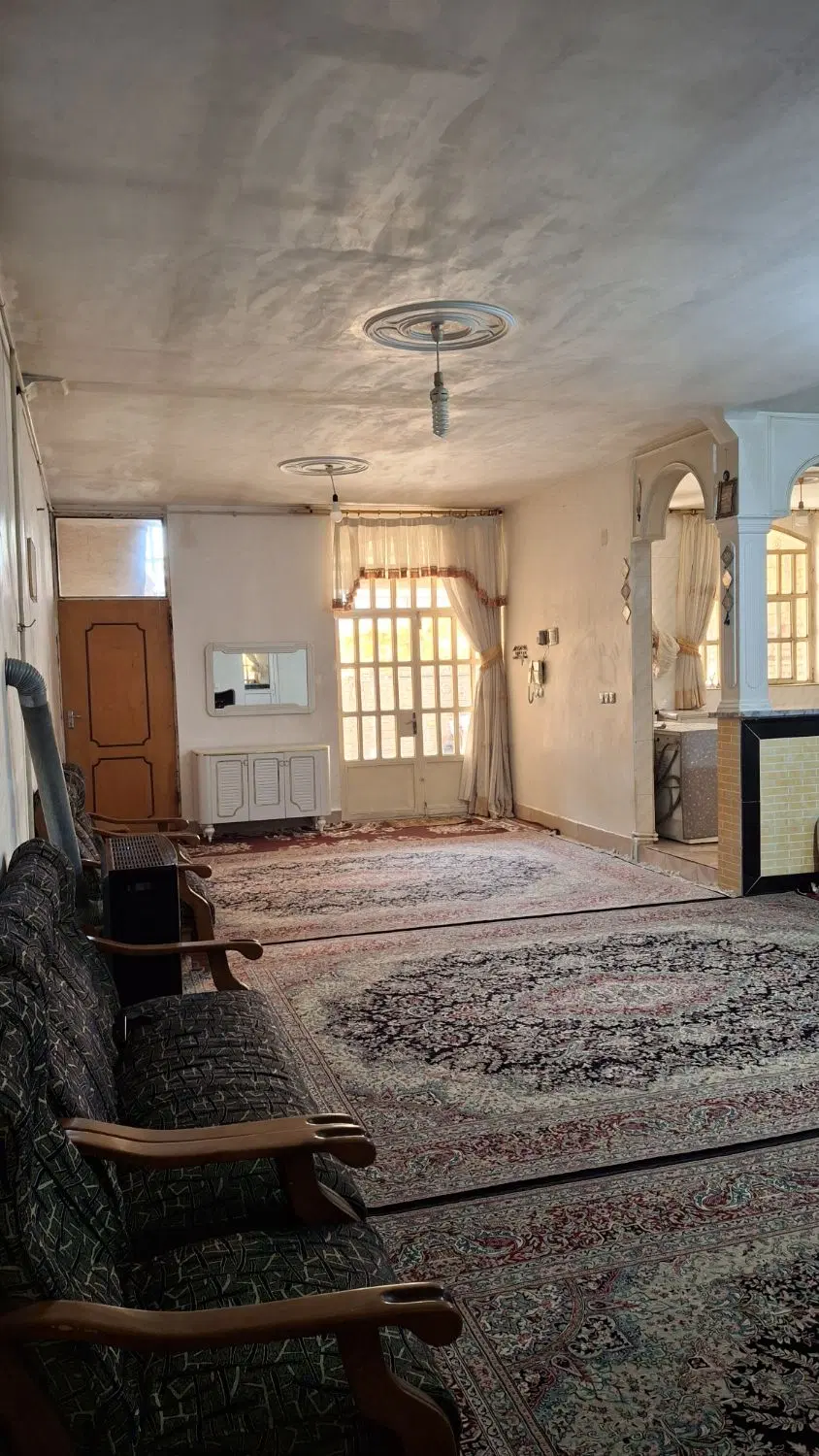 خانه باغچه دار در گلدشت غربی