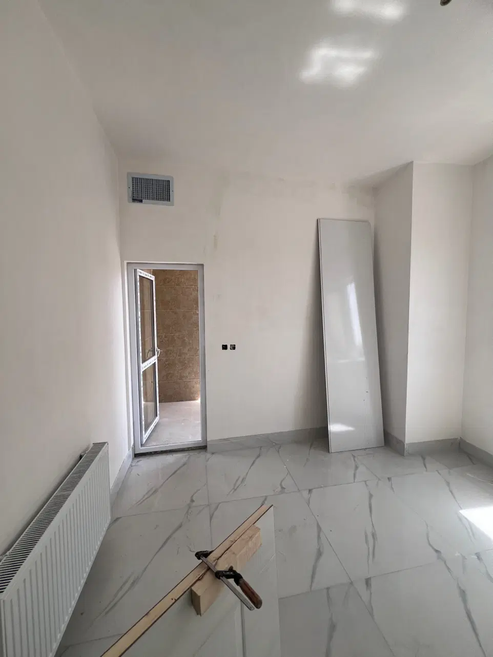 طبقه ۱۱۵ متر با پارکینگ صفر کمال