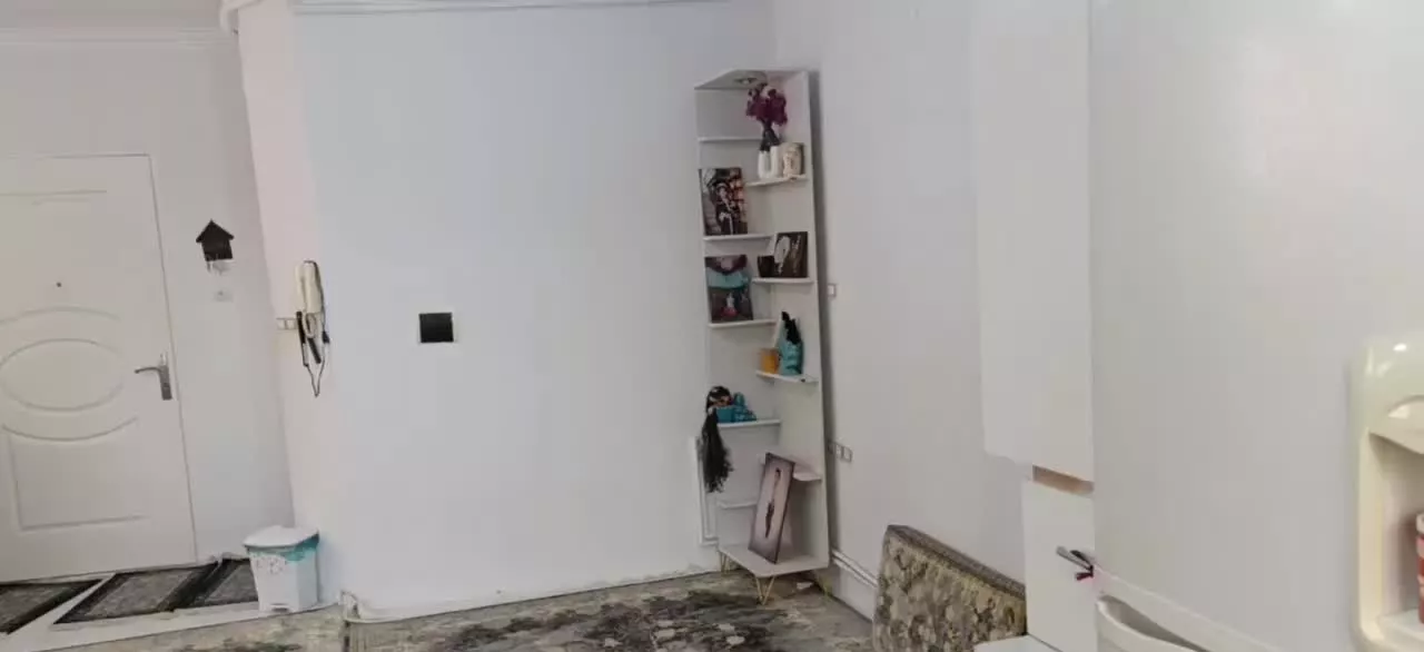 باغ دبیر طبقه اول  تک واحدی ۲ خواب