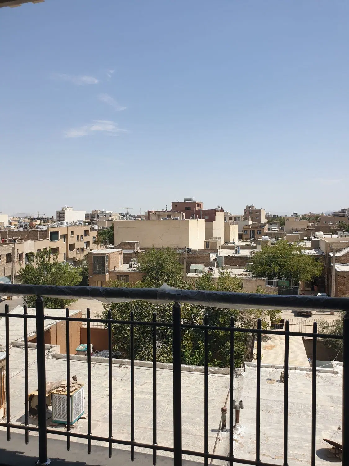 اجاره تجاری ۲۴ متر خیابان ساکت اصفهانی