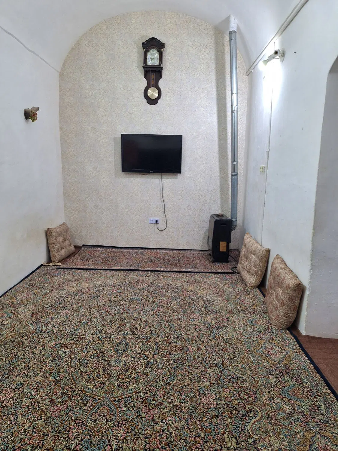 خانه ویلایی گنبه ای بازسازی شده
