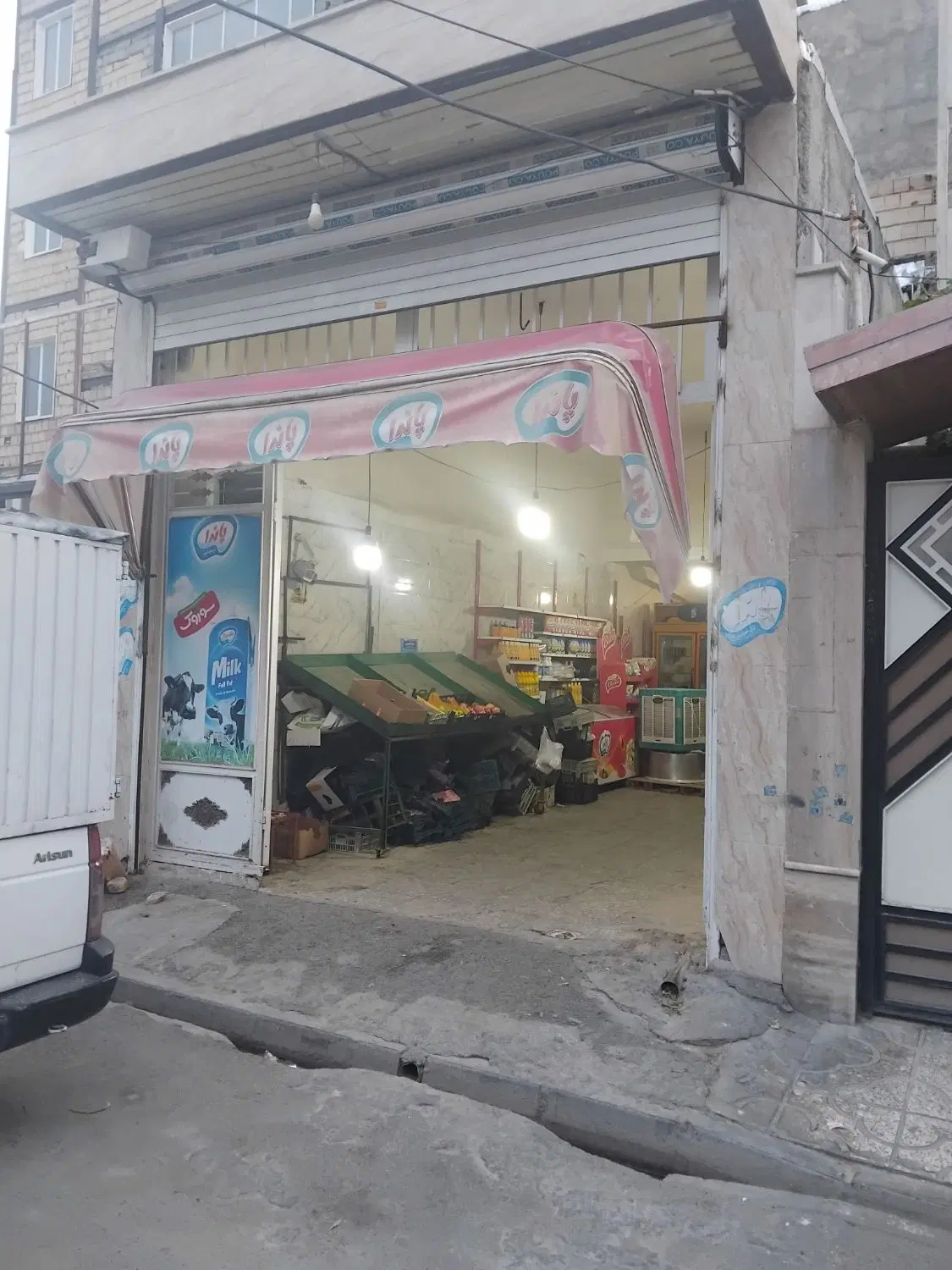 مغازه 57 متری