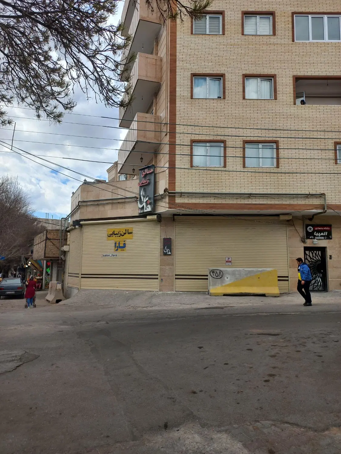 ۲۰۰ متر مغازه در خیابان عباسی