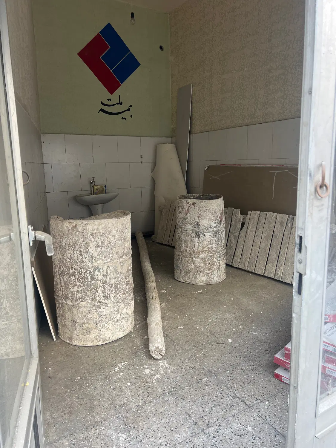 مغازه ۱۵متری نزدیک به بر خیابان