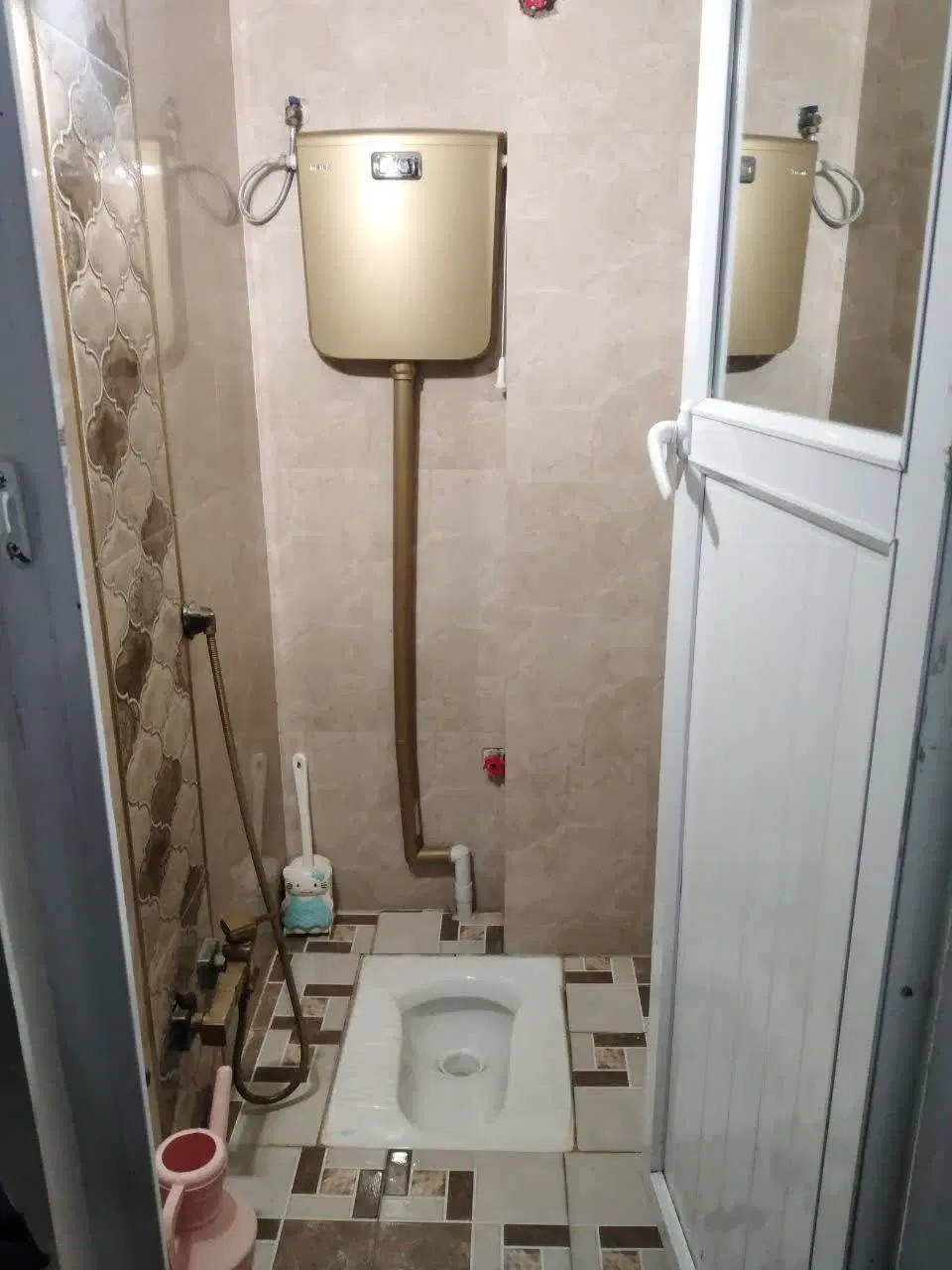 طبقه سه رو همکف ۸۰متر یک خواب با ده متر بالکن