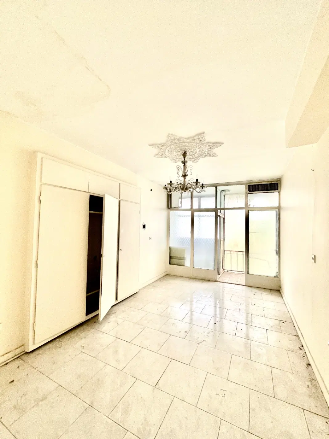 آپارتمان مسکونی دسترسی خوب به مترو قلهک