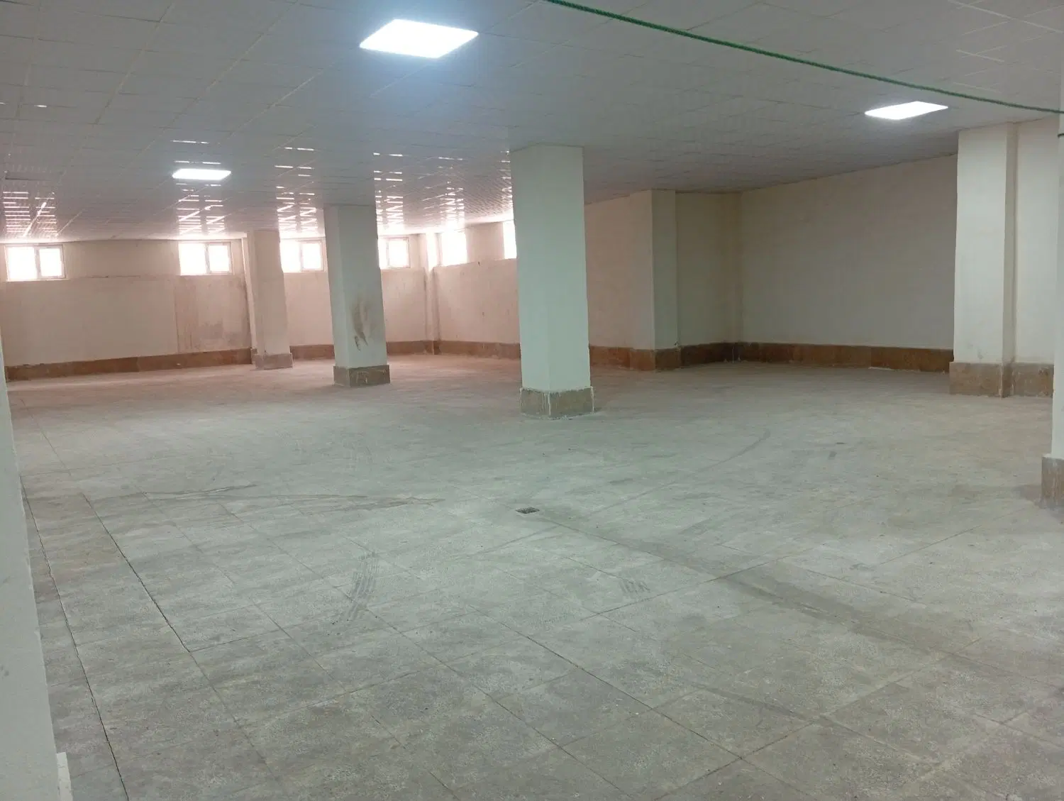 زیر زمین یا پارکینگ به مساحت 700متر