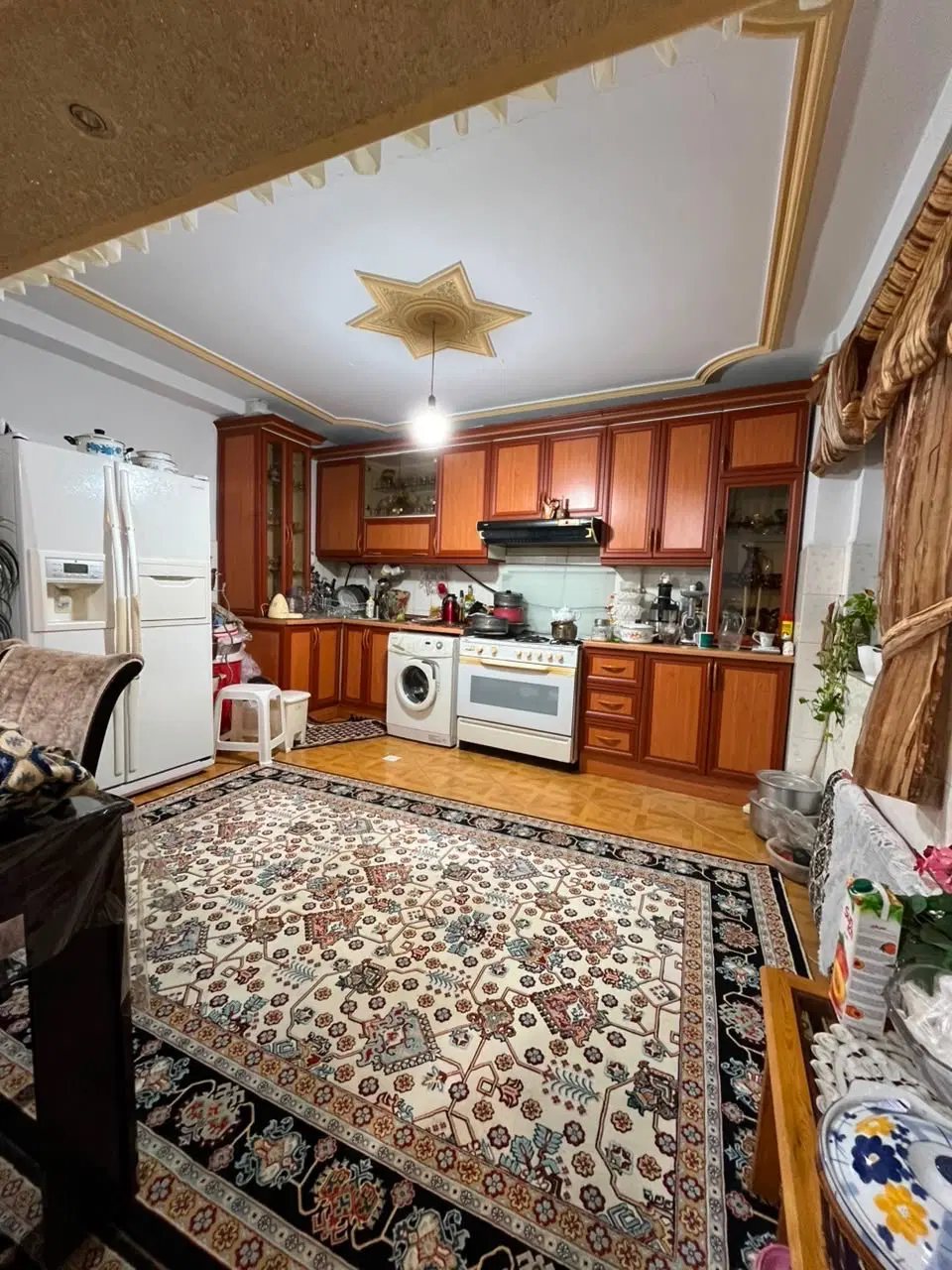 واحد فروشی _حکیم‌ نظامی غربی به طرف مسجد جامع