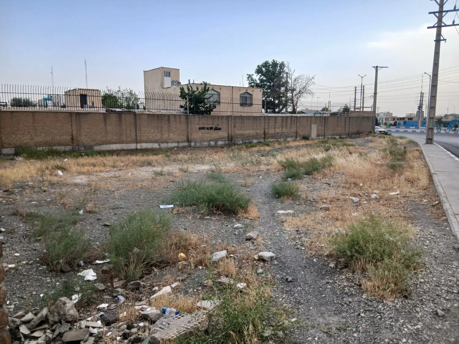 زمین۸۷۷ متری