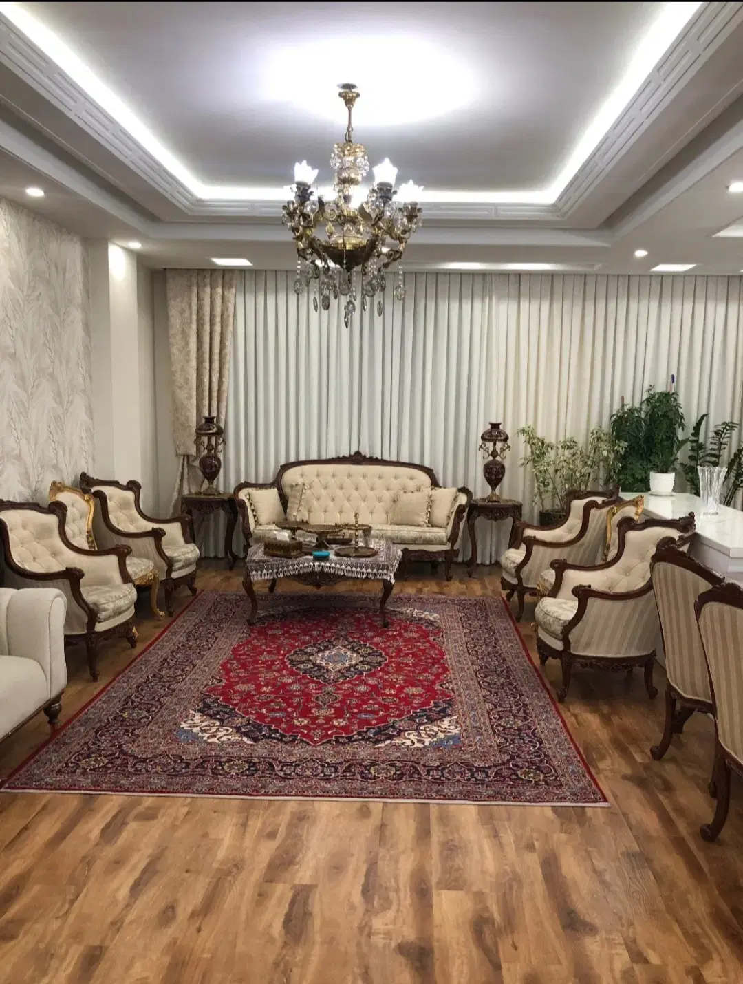 با مدیریت خانم معین. رهن و اجاره سه خواب