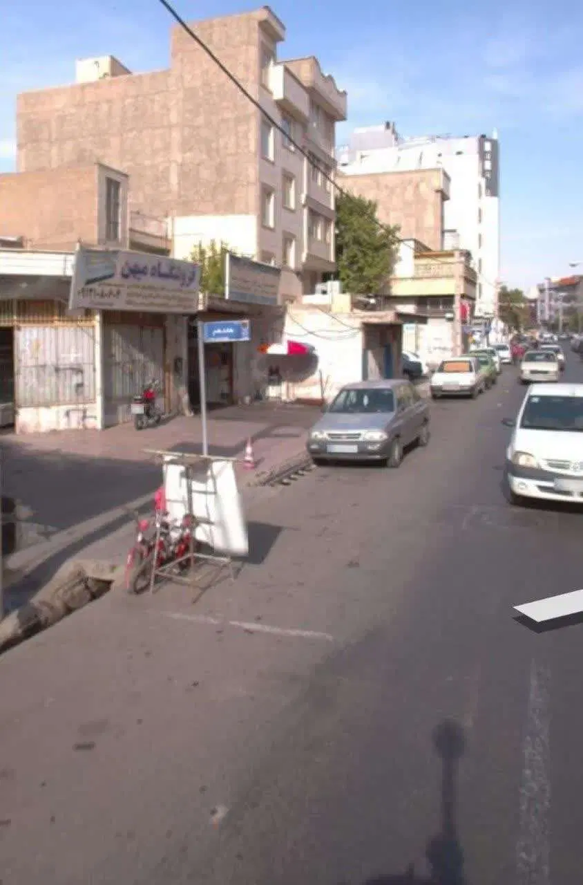 فروش ویلایی همراه با یک باب مغازه تجاری