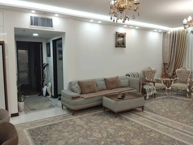 آپارتمان ۱۱۱ متری امیریه