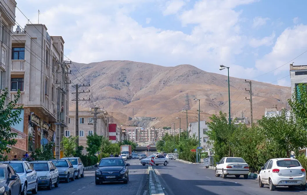 قطعه زمین 300 متری شهرک گلستان (راه آهن )