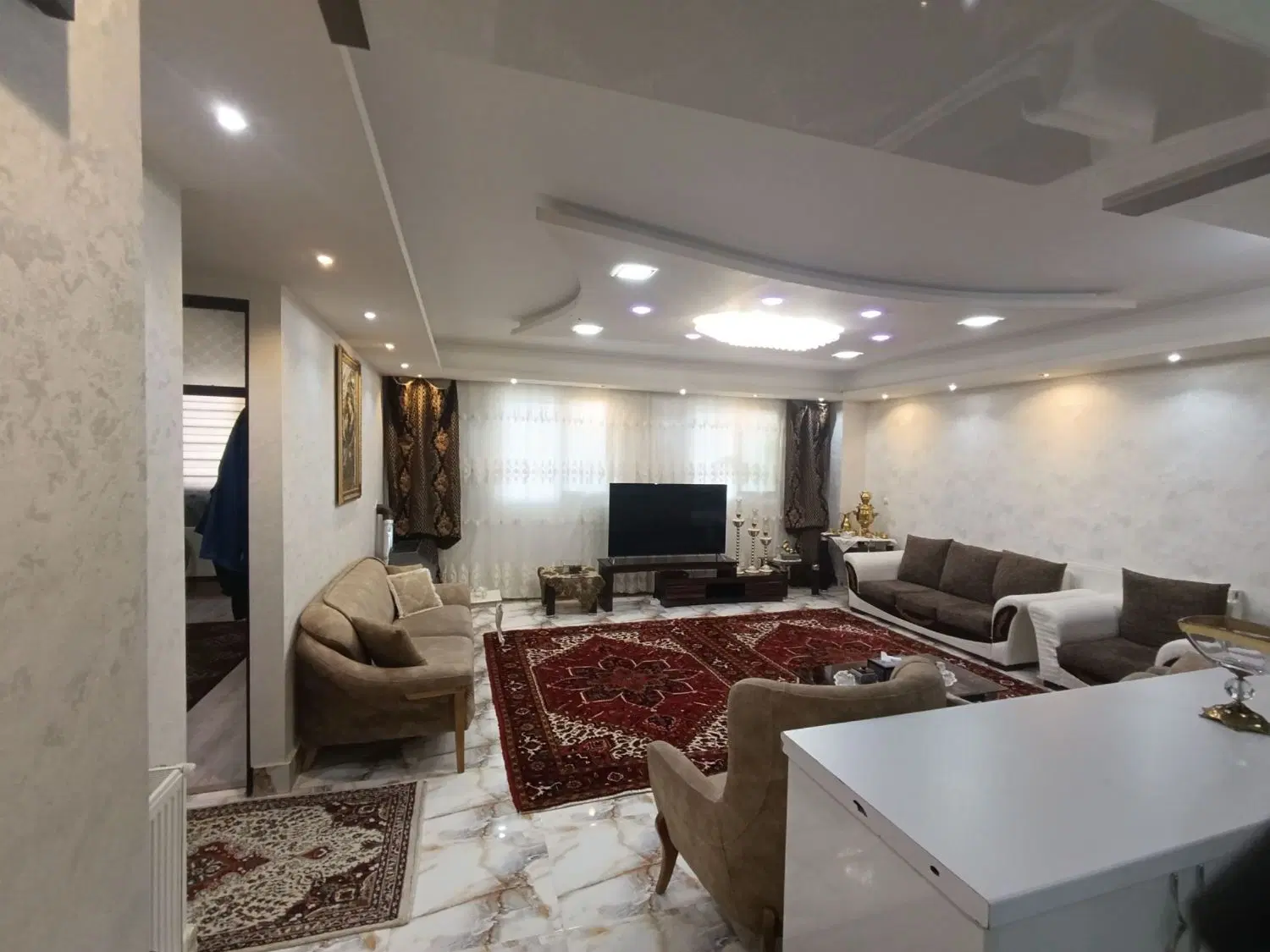 اپارتمان فروشی واقع در اخر ۴۸ متری