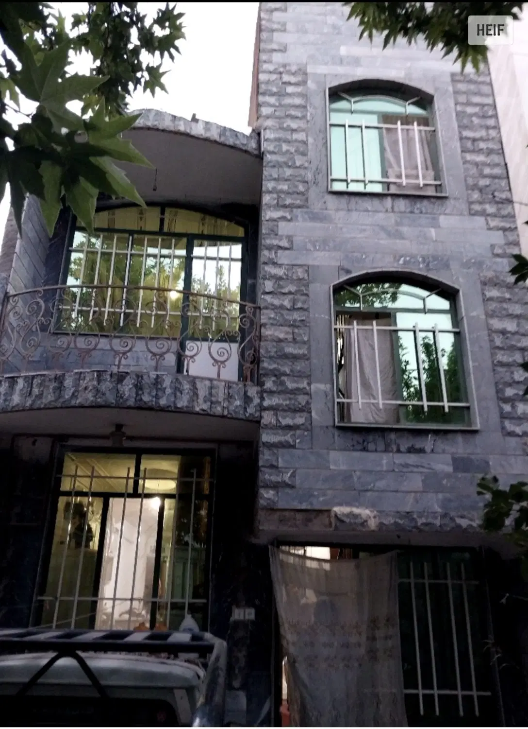 خانه دو طبقه دربستی