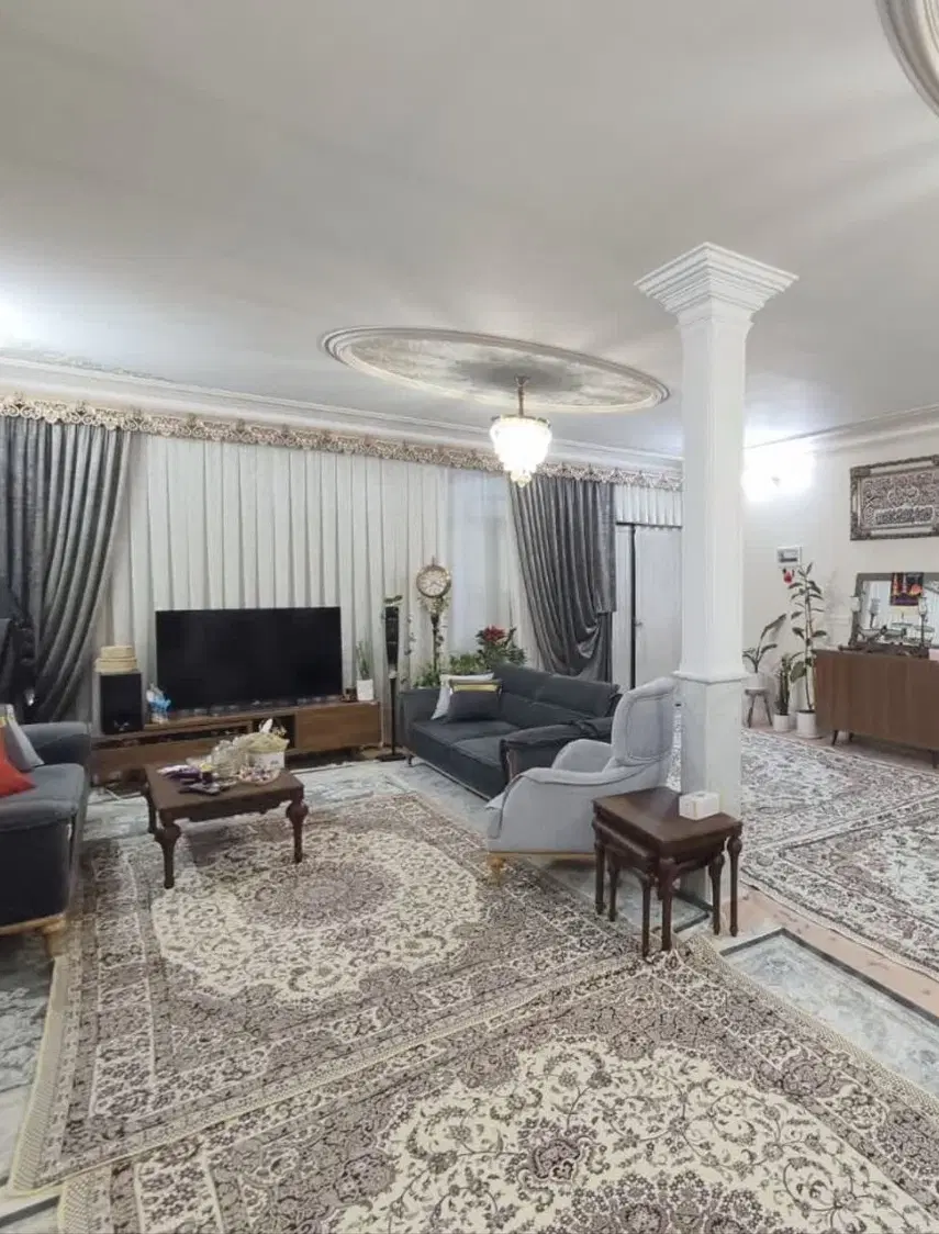 منزل ۲۰۰متری ۲طبقه ۲۲بهمن