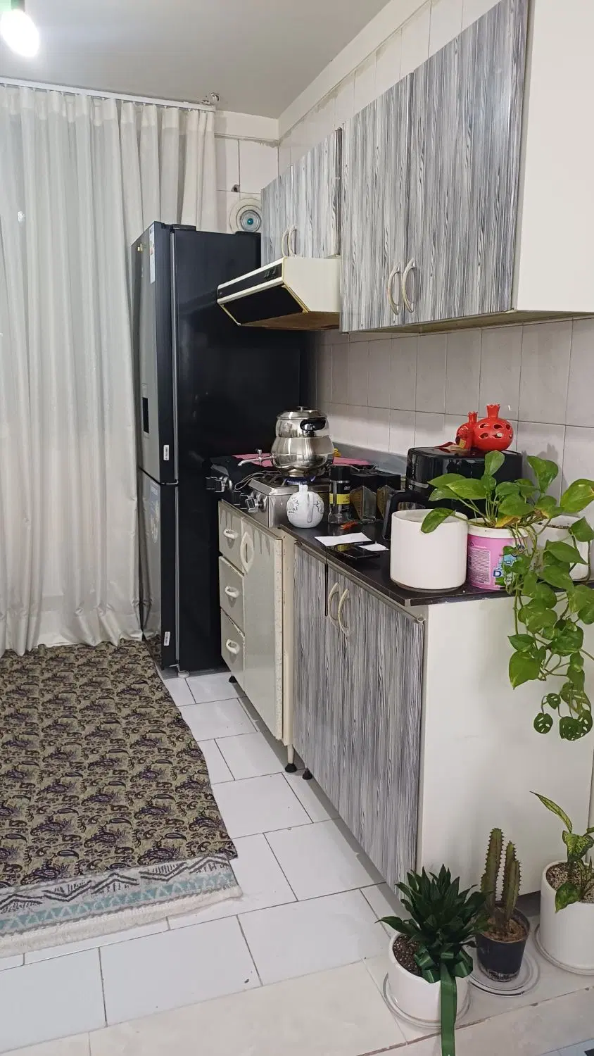 ۴۵متر دارای پارکینگ و انباری
